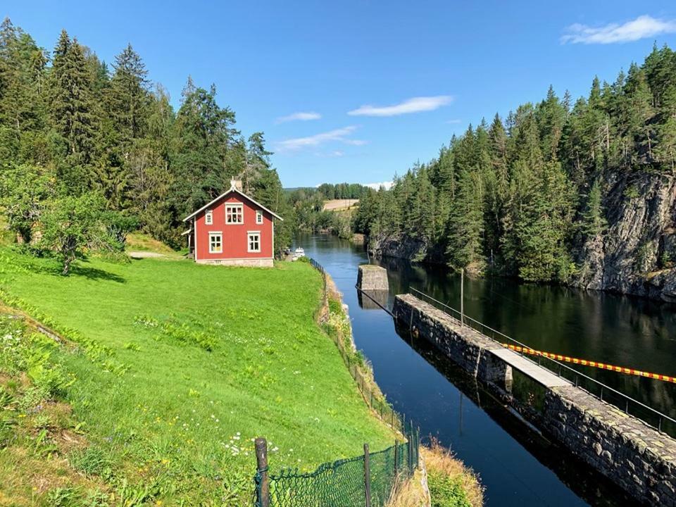 Отель Vrangfoss Slusevokterbolig Funnemark Экстерьер фото